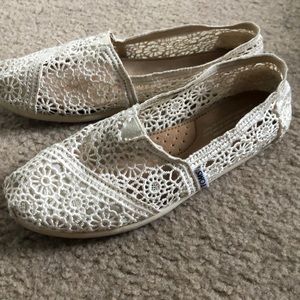 Natural Morocco Crochet Toms women’s size 8
